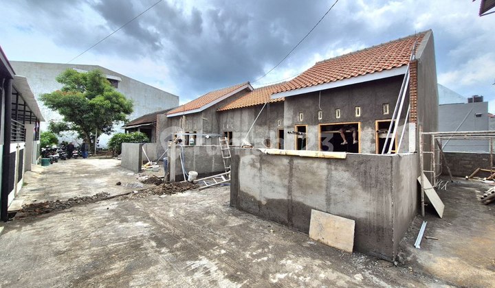 Affordable House in Colomadu Finishing Process 2