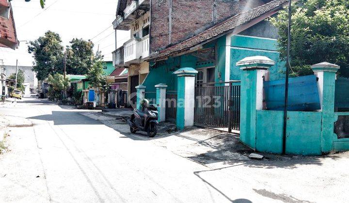 Rumah Kost Strategis 2 Lt dekat Kampus UMS 2