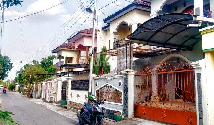 Rumah second strategis lingkungan nyaman di tengah kota Solo 2