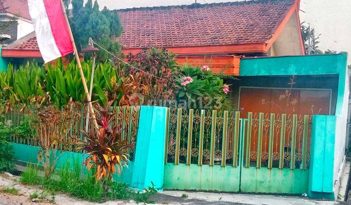 Rumah Hook Second Strategis di Pusat Kota Solo 1