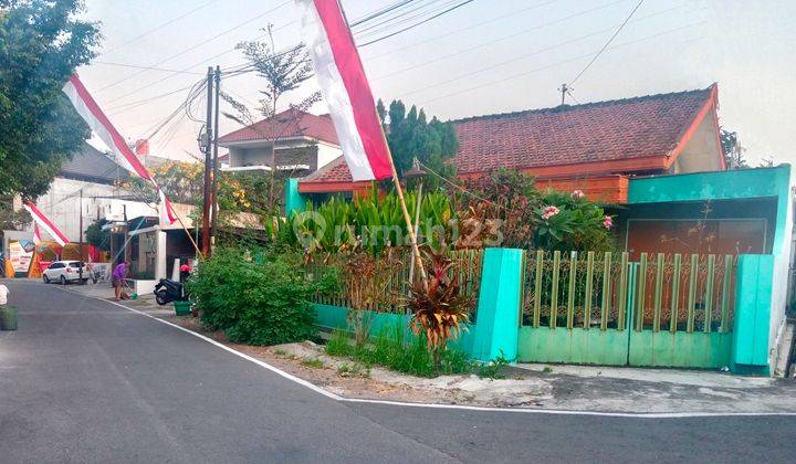 Rumah Hook Second Strategis di Pusat Kota Solo 2