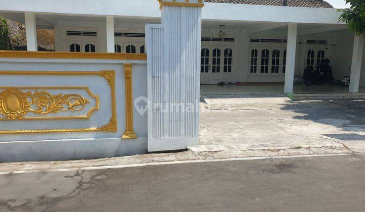 Rumah Bagus luas Siap Huni Semi Furnish di Jaten 1