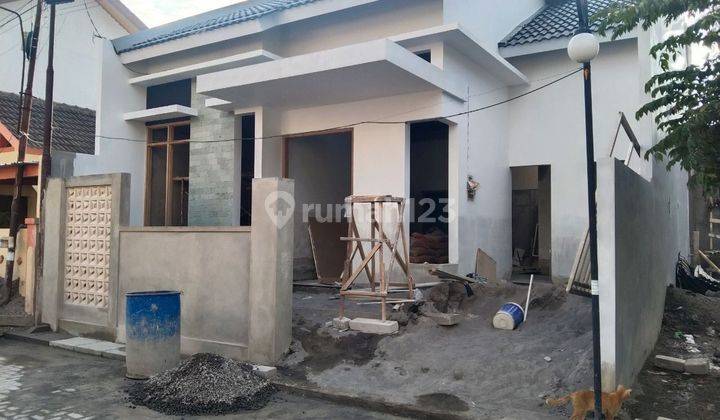 Rumah Baru bagus Proses finishing di Gedongan 2