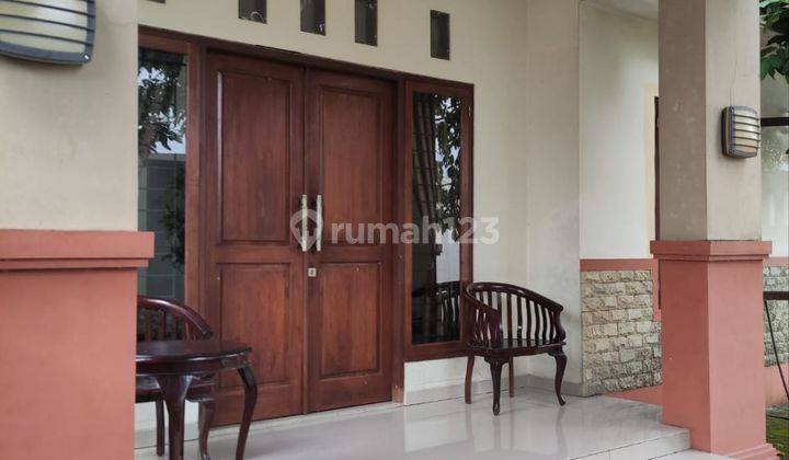 Rumah Mewah Bagus Full Furnish di Tengah Solo Kota 2