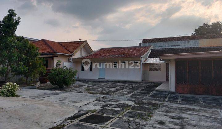 Rumah Bagus Terawat Halaman Luas dekat Mall Paragon 2