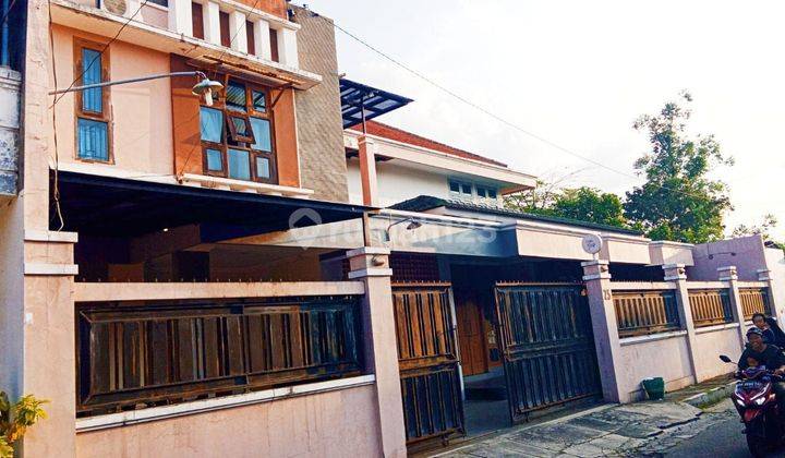 Rumah Second Bagus 2 lantai di  Pusat Kota Solo 2