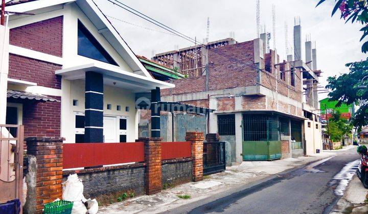 Rumah Second Strategis dekat Taman Jayawijaya 1