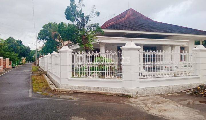 Rumah Hook strategis include furnish dekat ke RS JIH Surakarta 1