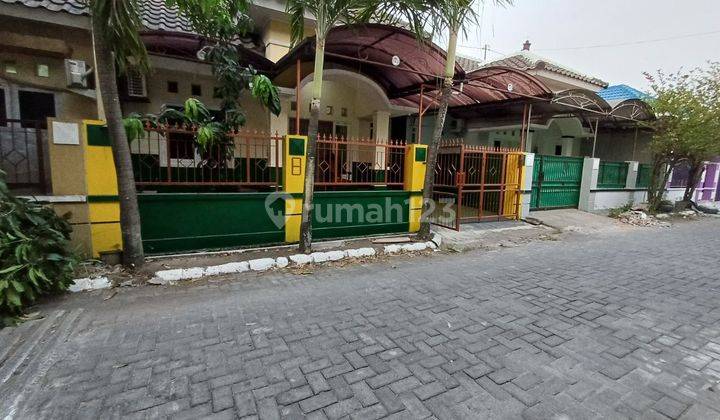 Rumah Cantik Tengah Kota dekat Kantor DPRD Solo 2