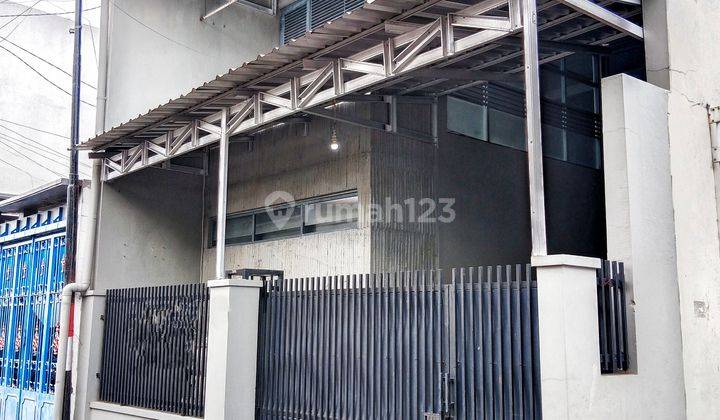 Rumah Second bagus Siap Huni dekat Mall Solo Square