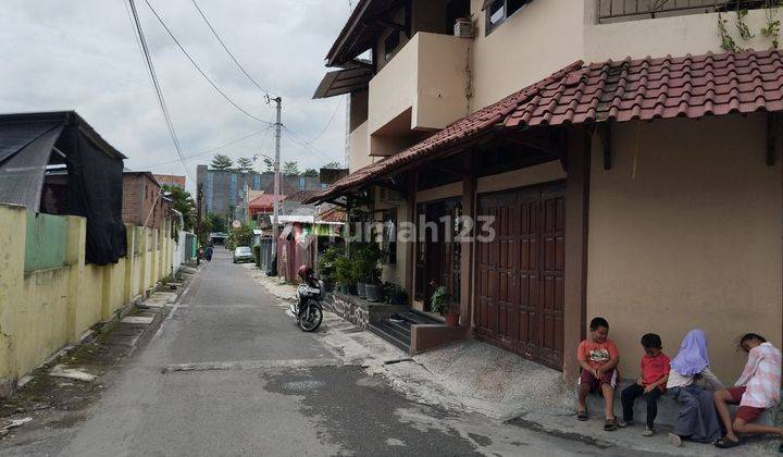 Rumah Hook Bagus 2 Lantai dekat Mall Solo Square 2