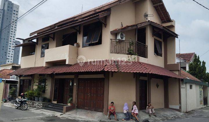 Rumah Hook Bagus 2 Lantai dekat Mall Solo Square 1