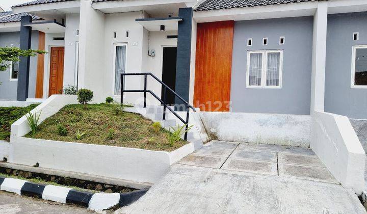 Rumah Cantik  Ready dan Murah di Gondangrejo Karanganyar 1