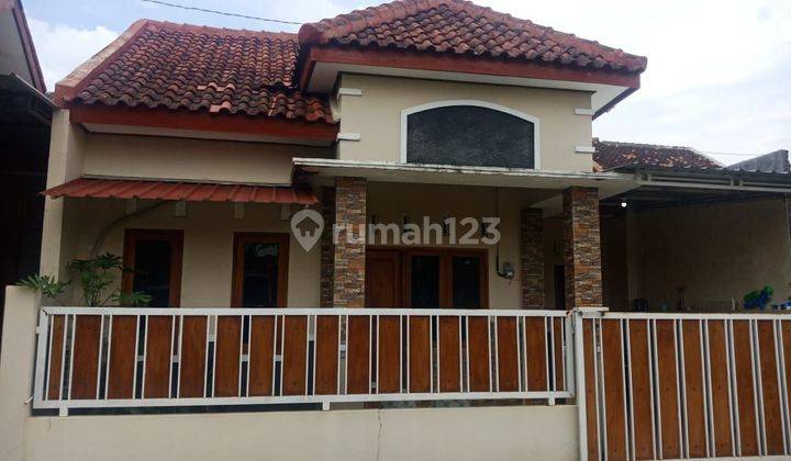 Rumah second dekat taman jayawijaya dan solo 2