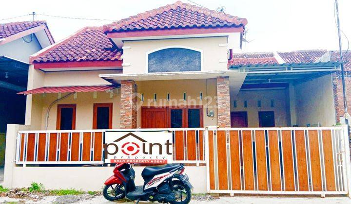 Rumah second dekat taman jayawijaya dan solo 1