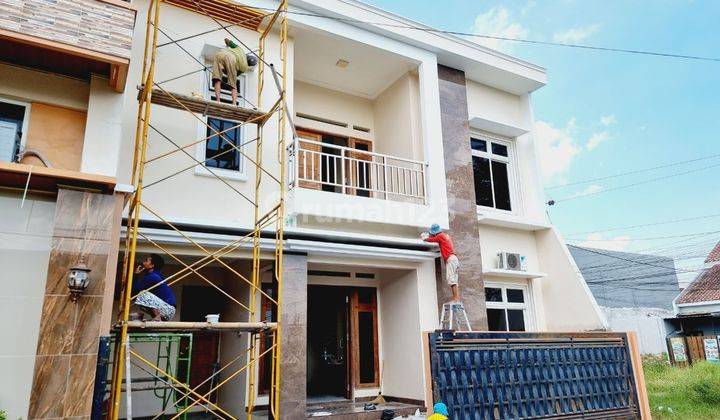 Rumah Baru Cantik 2 lantai deket ke Mall luwes Gentan 2