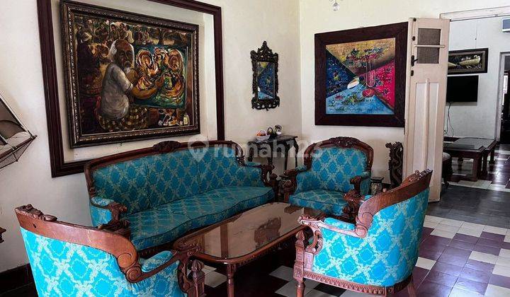 Rumah Klasik Kuno di kawasan bisnis  kota solo 2