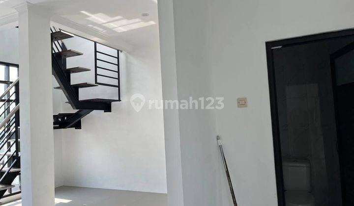 Rumah Minimalis 2 Lantai deket  ke Karanganyar Kota 2