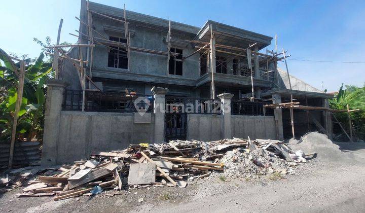 Rumah Mewah proses Finishing dengan Kolam Renang di Solo kota 2