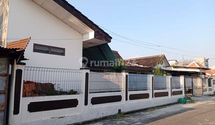 Rumah induk plus Kost-kostan dekat kampus UMS Solo 1