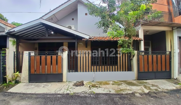 Rumah Strategis Terawat Deket St.purwosar Solo Kota