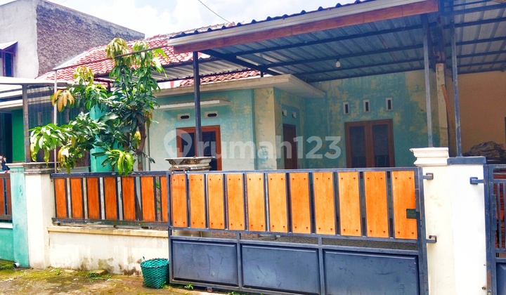 Rumah Kampung Nyaman Dekat Embarkasi Haji Solo