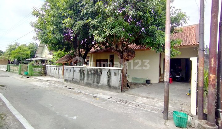 Rumah Luas Nyaman Deket Ke Masjid Syeikh Zayed Solo 2