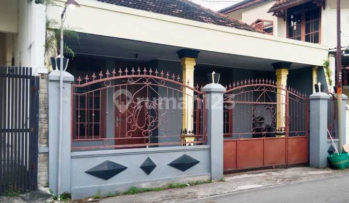 Strategic Rental House Near Solo Square Mall