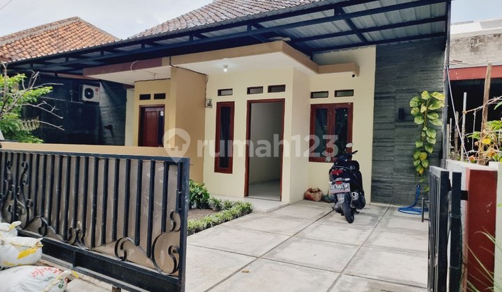 Rumajh Cantik Luas Nyaman Deket ke Exit Tol Klodran 2