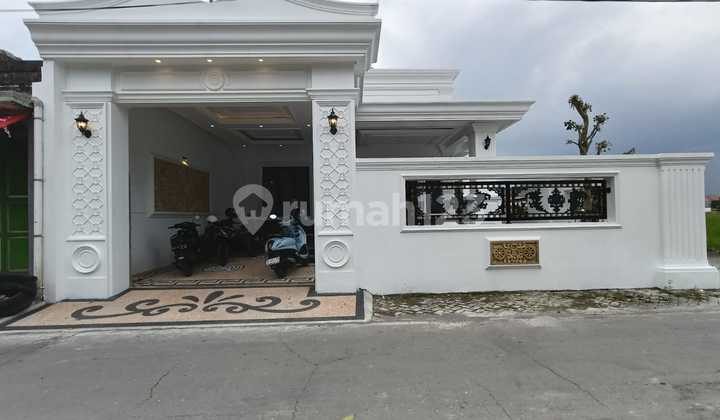 Rumah Classic Mewah Semi Furnish Deket Superindo Kartasura 2