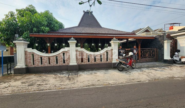 Rumah Mewah Full Furnish Dekat Ke Bandara Solo 2
