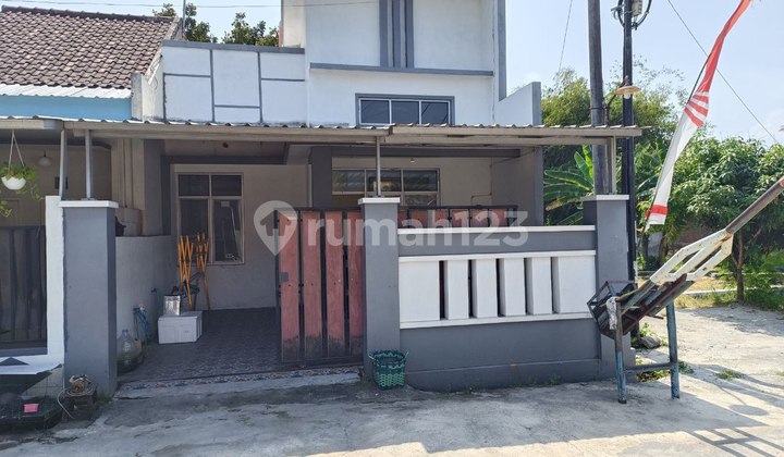 Rumah Bagus Strategis 2 Lantai Dekat Pasar Kartasura