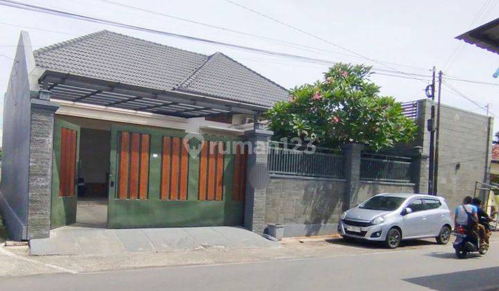 Rumah Mewah Full Furnish Dan Kolam Renang Di Sumber Solo 1