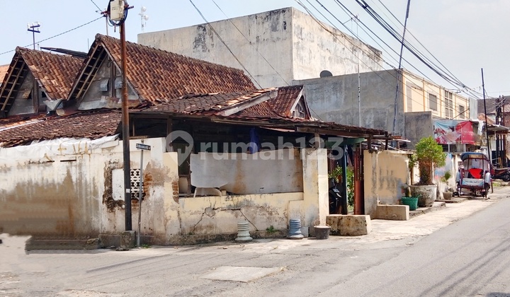 Tanah Hook Luas Strategis Pusat Kota Solo Dekat Solo Suare Mall Tanah Hook Luas Strategis Pusat Kota Solo Dekat Solo Suare Mall