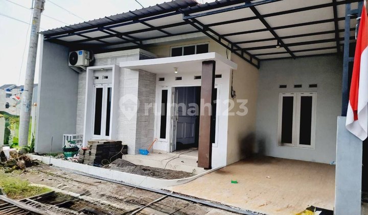 Rumah Cantik Siap Huni di Perum Cluster Colomadu 2