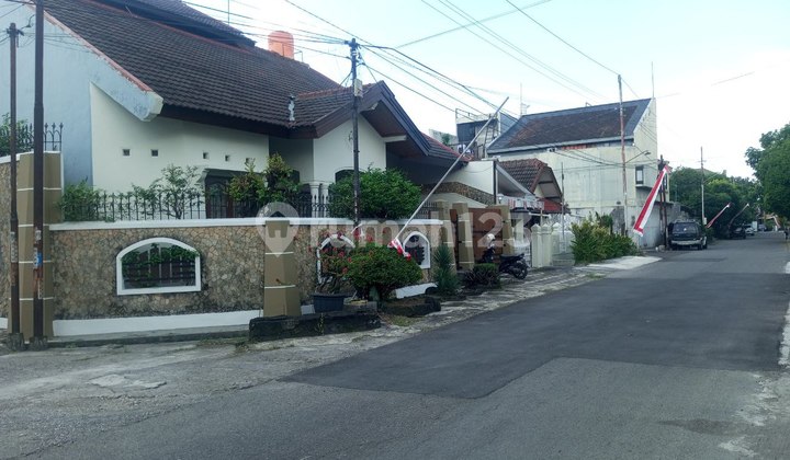 Rumah Hook Bagus Siap Huni Dekat Stadion Manahan 2