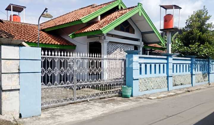 Rumah Second Terawat Lingkungan Nyaman Strategis