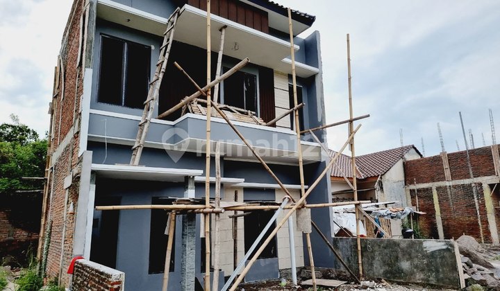 Rumah  2 Lantai Baru Finishing dekat Exit Tol Solo