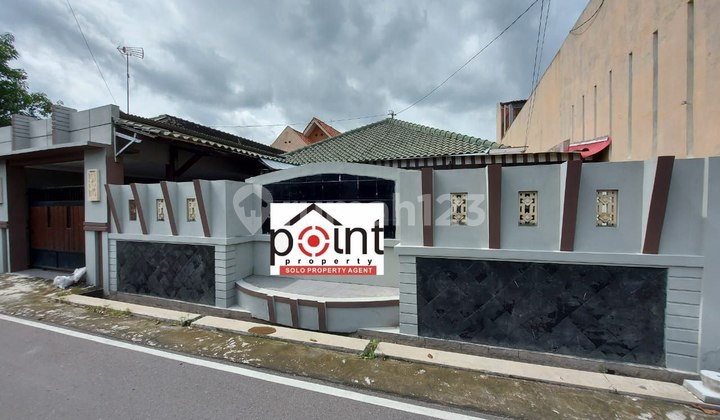 Rumah Bagus Strategis Dekat Stadion Manahan Solo 1