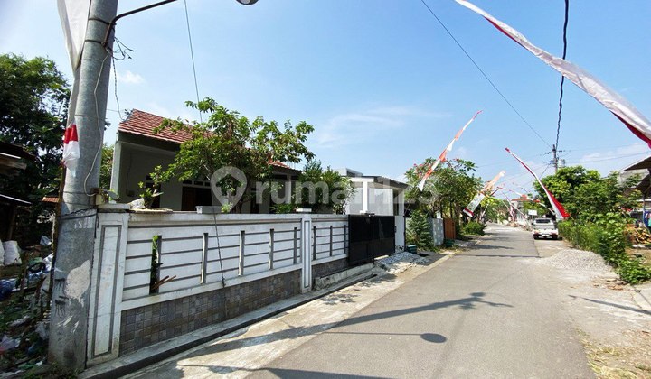 Beautiful House Near Solobaru Fully Furnished 2