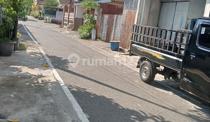 Strategic 1.5-Story Second House Near Klodrant Toll Exit 2