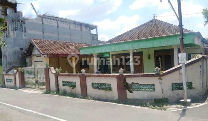 Tanah Kampung Bonus Bangunan Kuno Dekat ke Bandara Solo