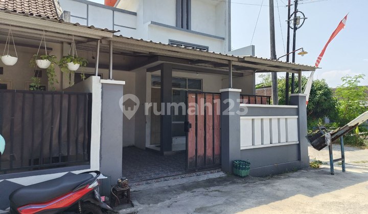 Rumah Bagus Strategis 2 Lantai Dekat Pasar Kartasura 2
