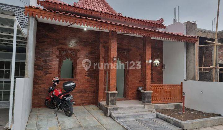 Rumah Cantik Unik Model Joglo Di Colomadu 1