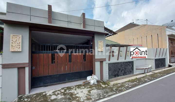 Rumah Bagus Strategis Dekat Stadion Manahan Solo 2