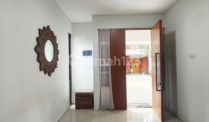 For Rent Semi-furnished Hook Position House in Cirendeu Near MRT Lebak Bulus
