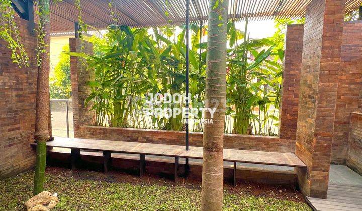 Jual Rumah Semifurnished Tropical Modern Design Dalam Komplek Bintaro 2