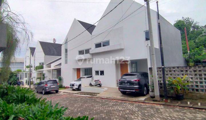 DEKAT MRT LEBAK BULUS JUAL RUMAH DALAM TOWNHOUSE EKSLUSIF DI CIRENDEU 1