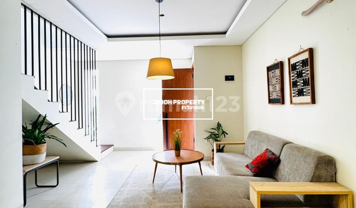 Selling a Ready-to-Live House in the Cirendeu Area Near Lebak Bulus MRT 2