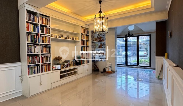 For Sale Well-Maintained Second Hand Fully Furnished House in Cirendeu Area Near MRT Lebak Bulus 2